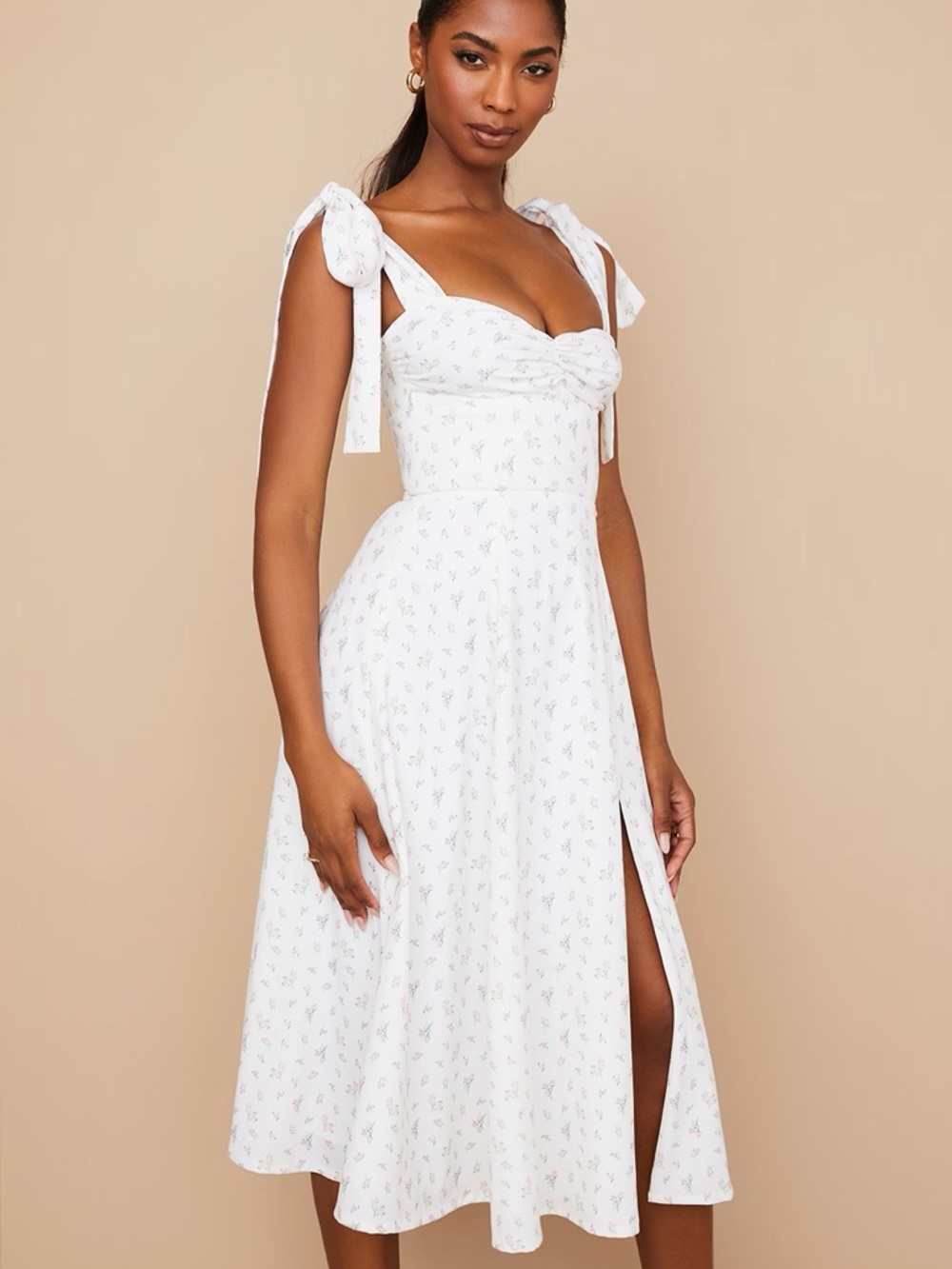 House of CB Alicia White Floral
Midi Sundress Size M